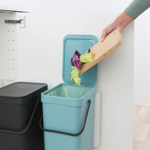 Built-in Plastic Bin Sort and Go 12L Use 2
