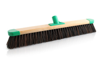 garden-timber-broom-610g