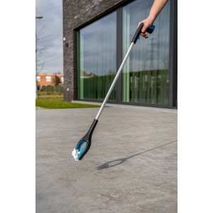Moerman Pro Grabber Picking up Rubbish