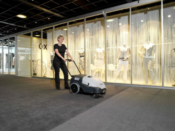 Nilfisk SW750 Battery Operated Walk Behind Sweeper Use 4