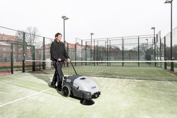 Nilfisk SW750 Battery Operated Walk Behind Sweeper Use 5