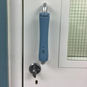 Purehold Pull Antibacterial Handle Cover Blue in Use